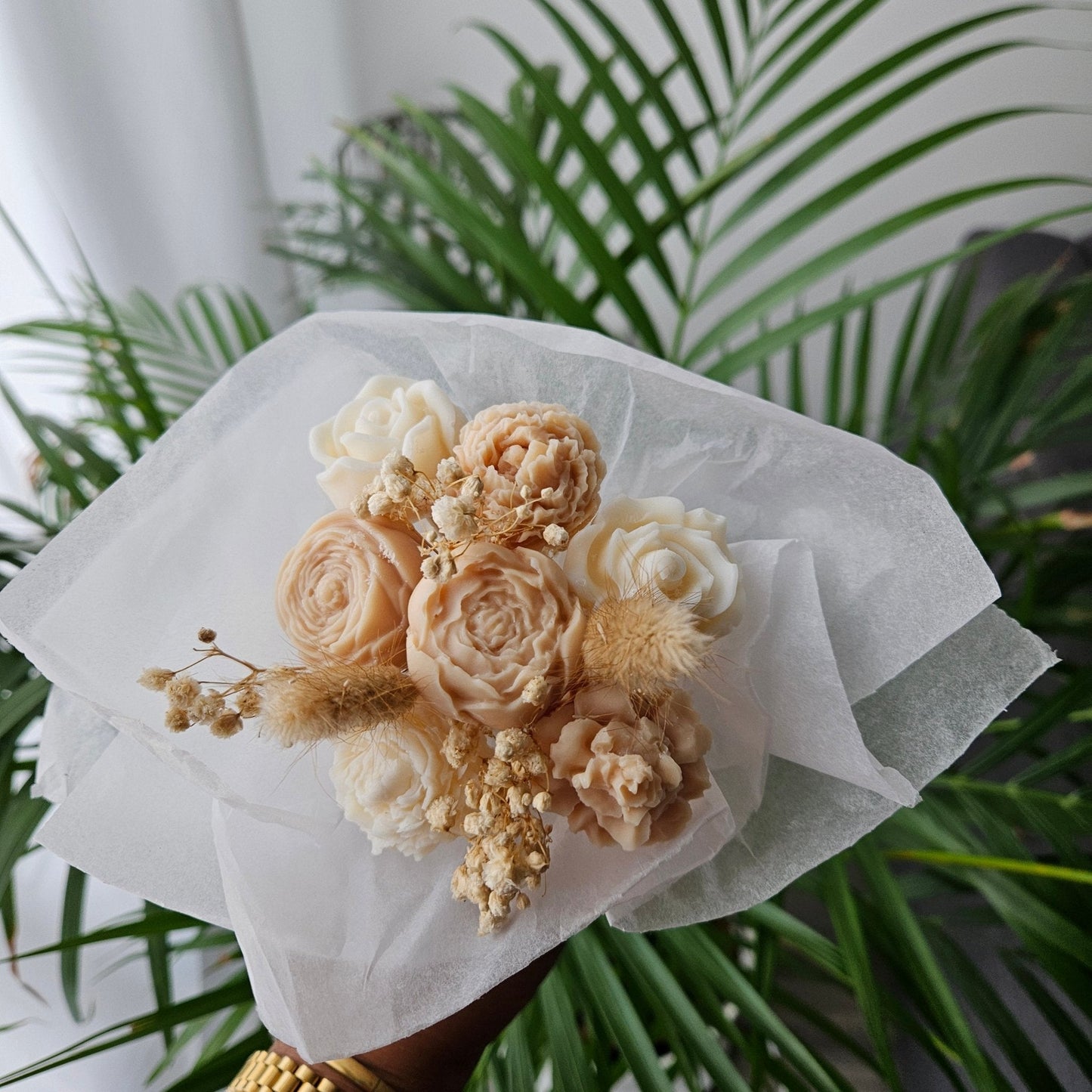 Bouquet de Fleurs Fondants Parfumés avec vase en Jesmonite - Bel Jewelry and CO