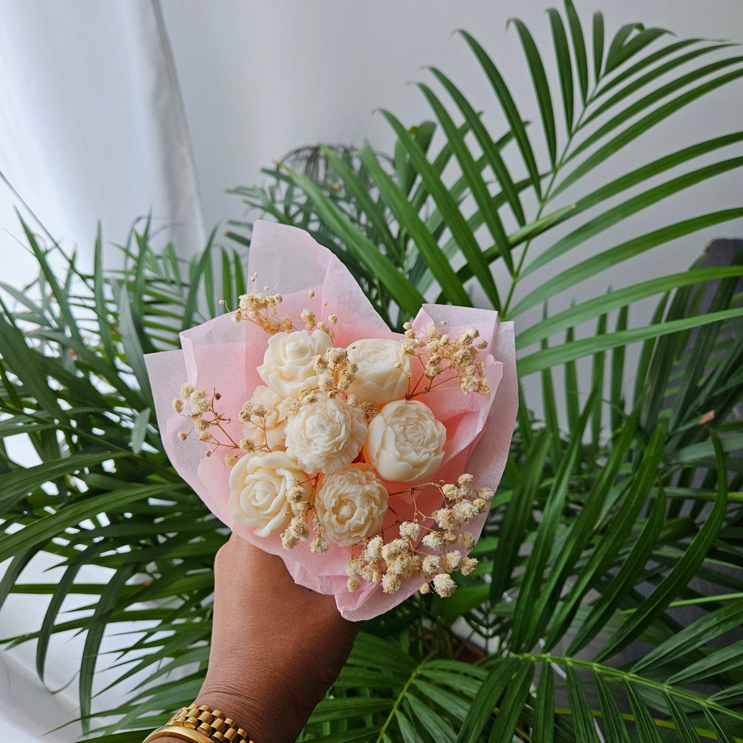 Bouquet de Fleurs Fondants Parfumés avec vase en Jesmonite - Bel Jewelry and CO