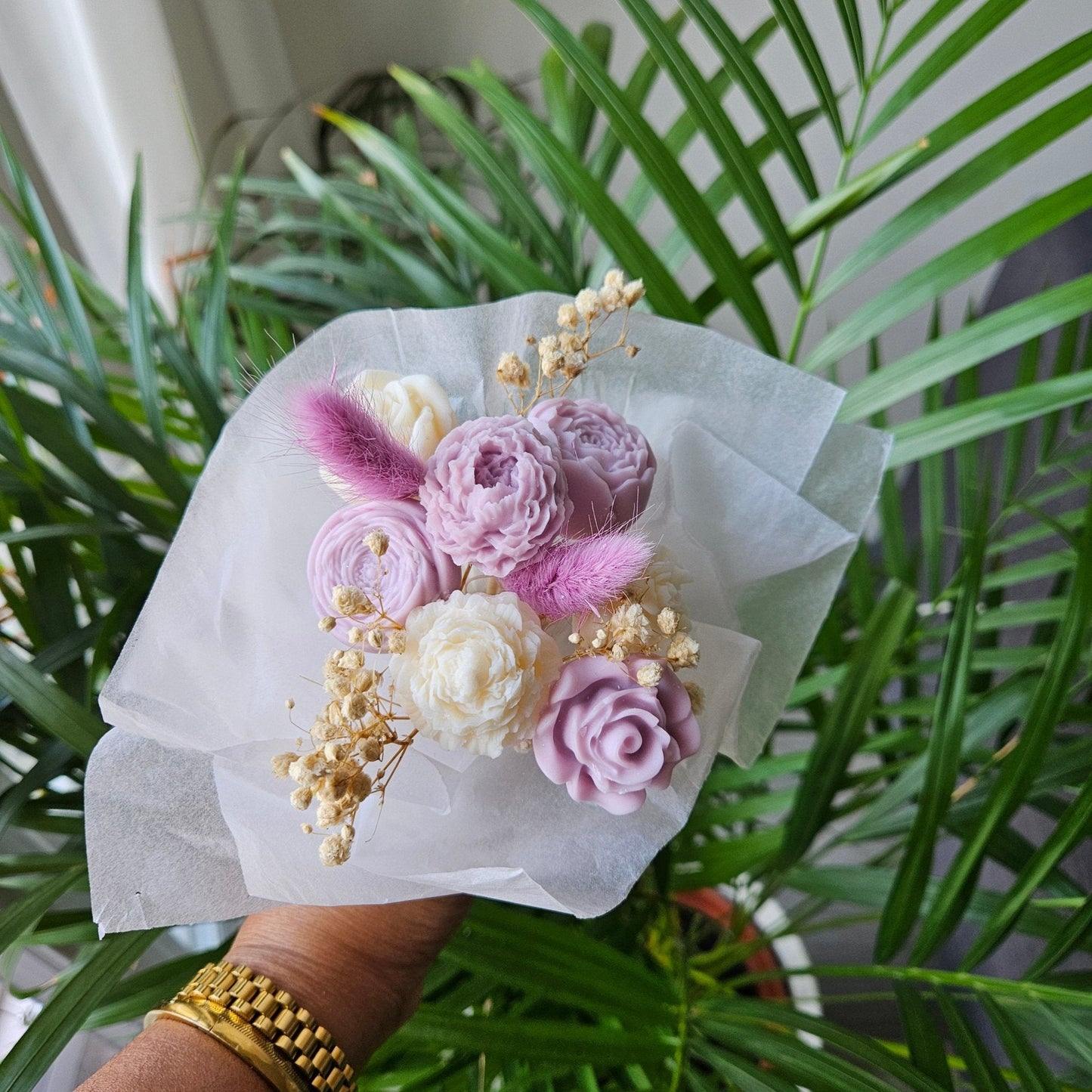 Bouquet de Fleurs Fondants Parfumés avec vase en Jesmonite - Bel Jewelry and CO