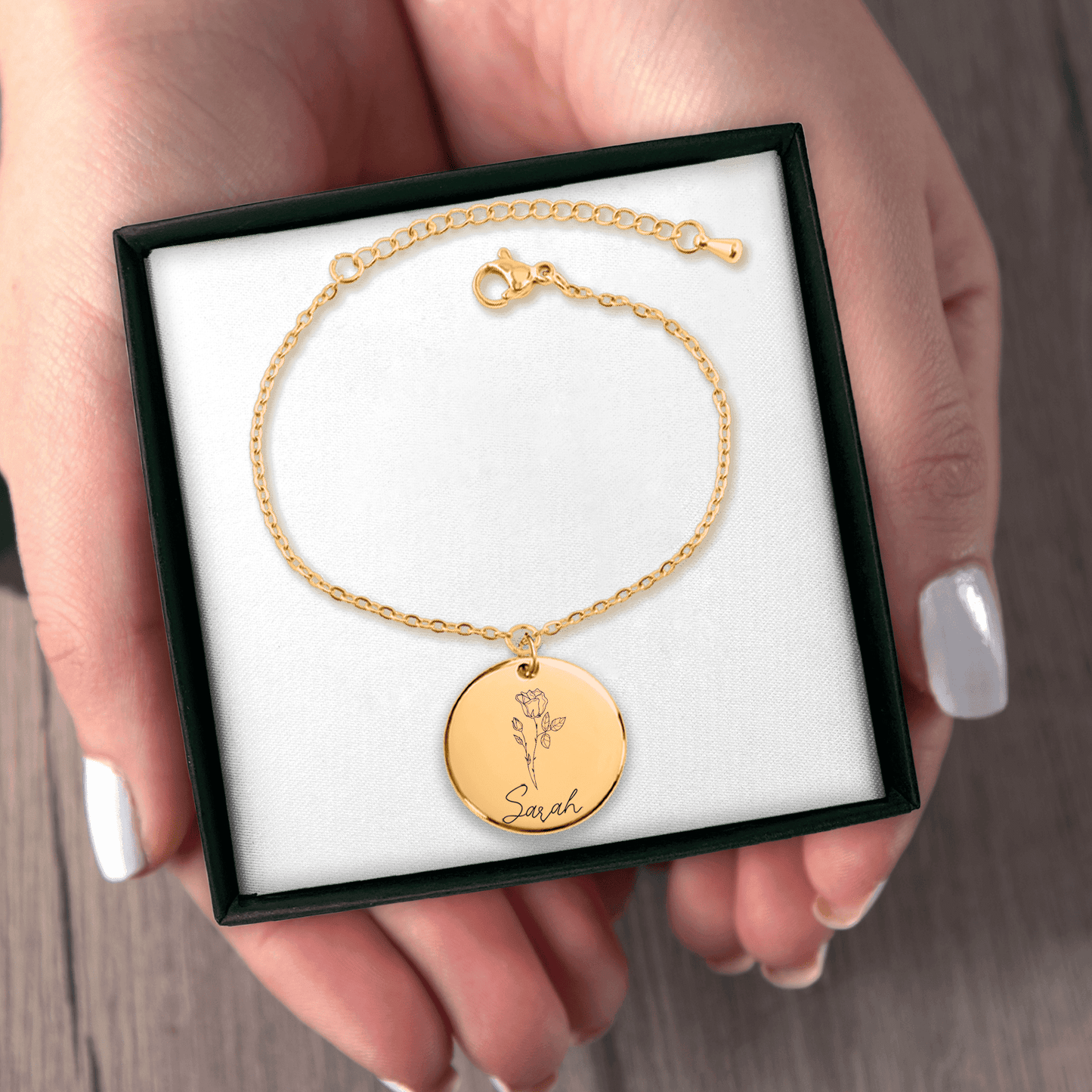 Bracelet Nom et date de naissance avec fleur personnalisable en acier inoxydable | Gravure offerte | Waterproof et hypoallergénique - Bel Jewelry and CO