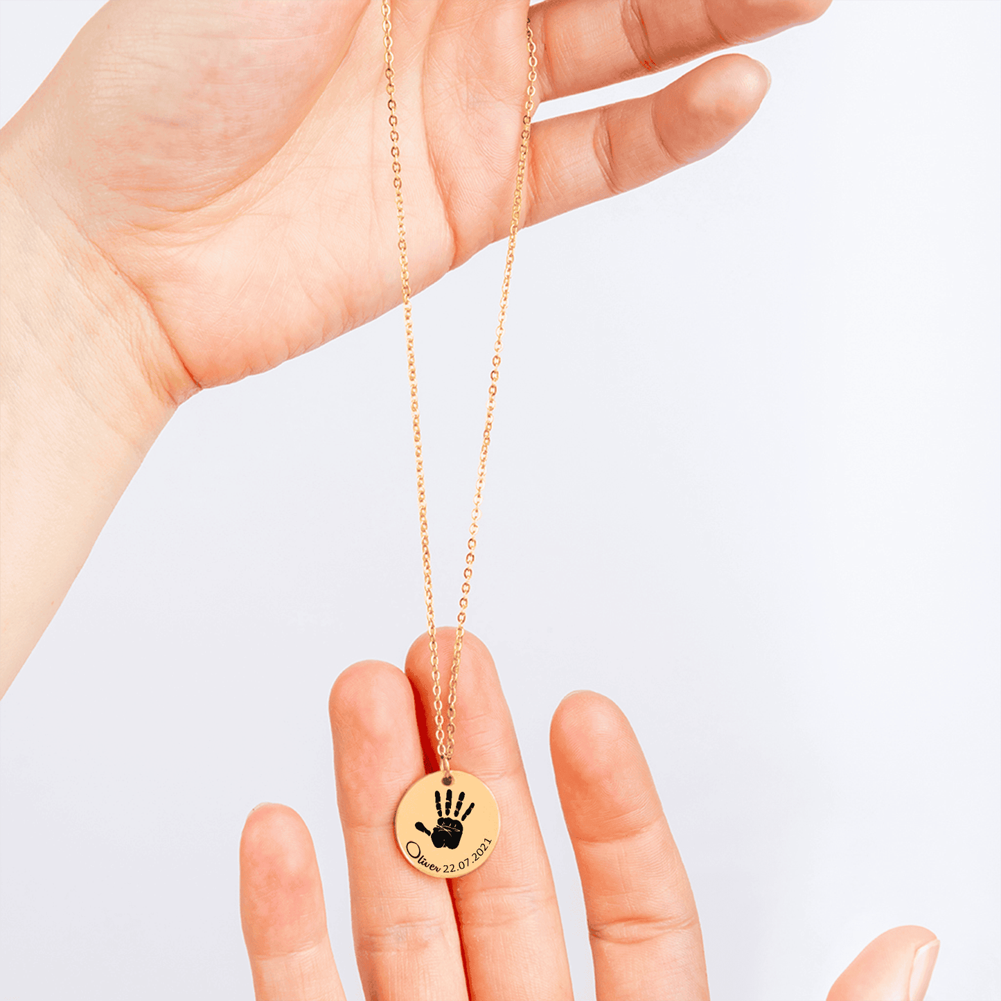 Collier Empreinte main bébé personnalisables en acier inoxydable | Gravure offerte | Waterproof et hypoallergénique - Bel Jewelry and CO