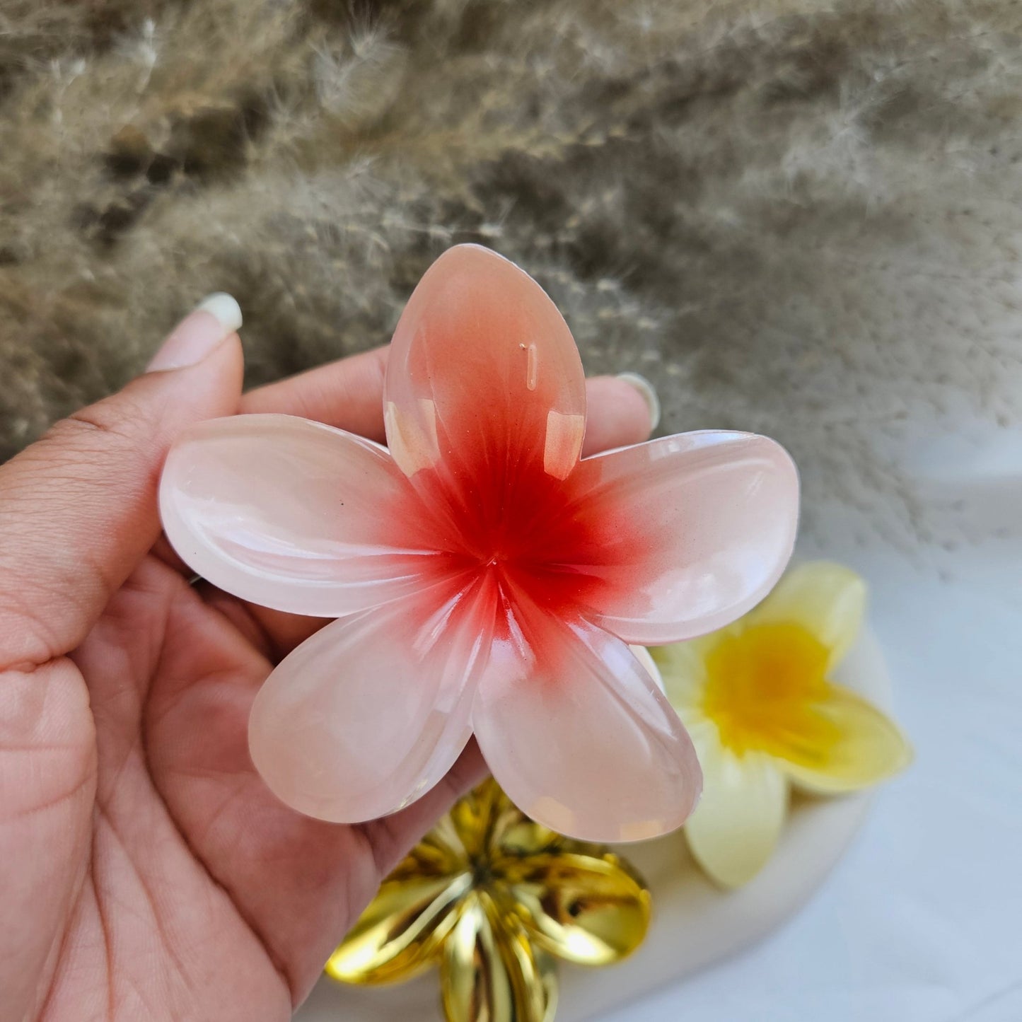 Les Pinces Hibiscus - Island Vibes - Bel Jewelry and CO