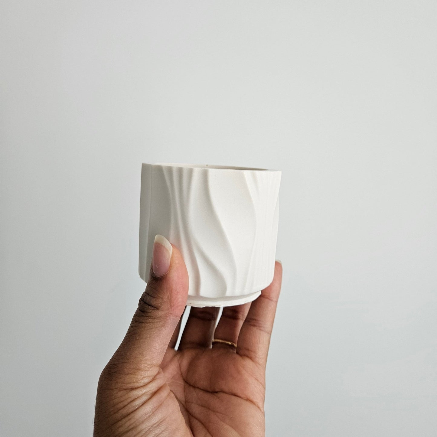 Pot Terra Waves en Jesmonite fait main - Bel Jewelry and CO