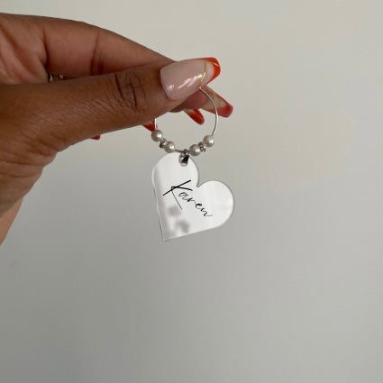 Marca de copas para invitadas de boda.
