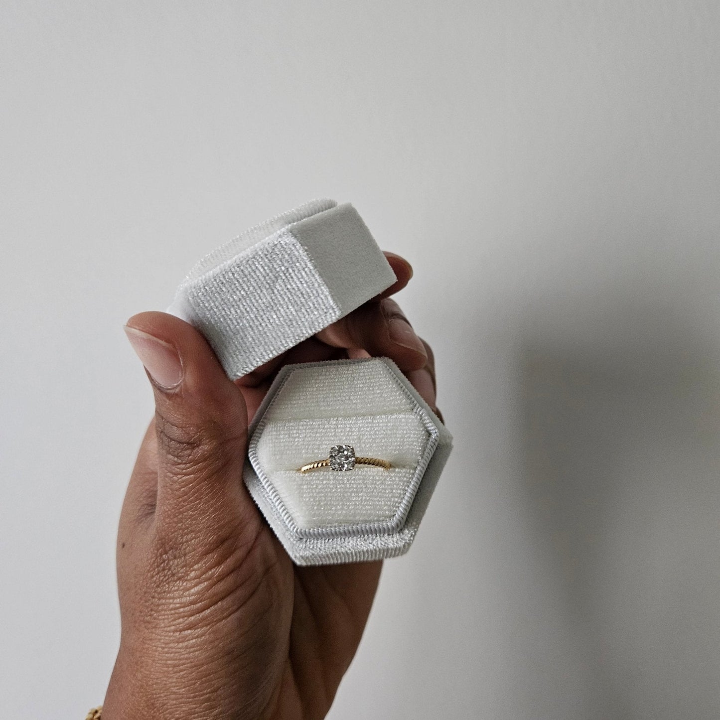 Boîte porte Alliance Personnalisée – Initiales et Date de Mariage Gris - Bel Jewelry and CO
