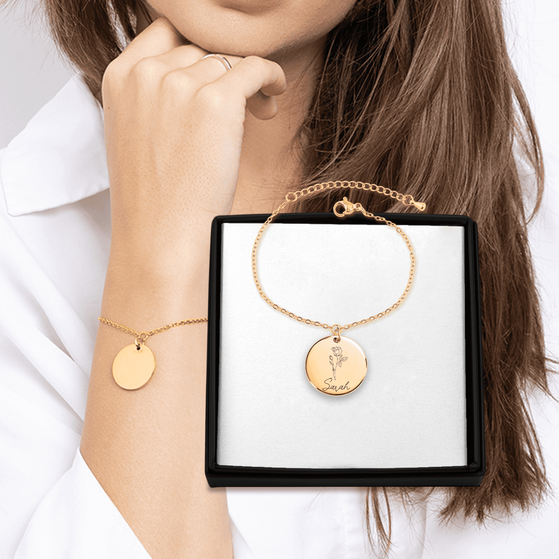 Bracelet Nom et date de naissance avec fleur personnalisable en acier inoxydable | Gravure offerte | Waterproof et hypoallergénique - Bel Jewelry and CO