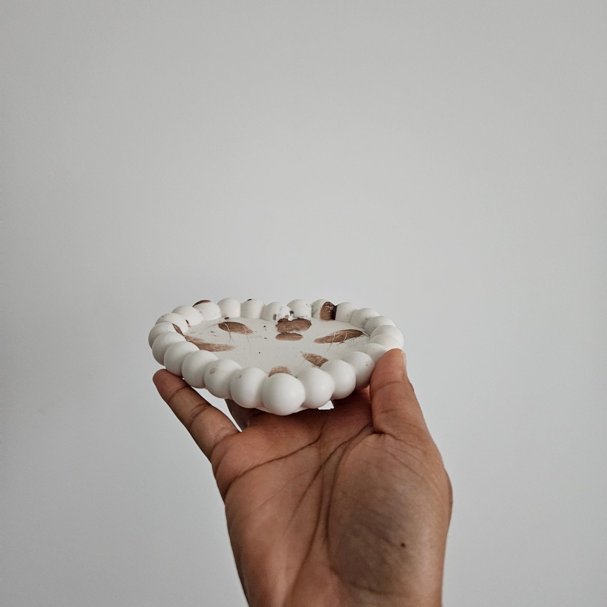 Plateau Coeur Bubble en Jesmonite fait main - Bel Jewelry and CO